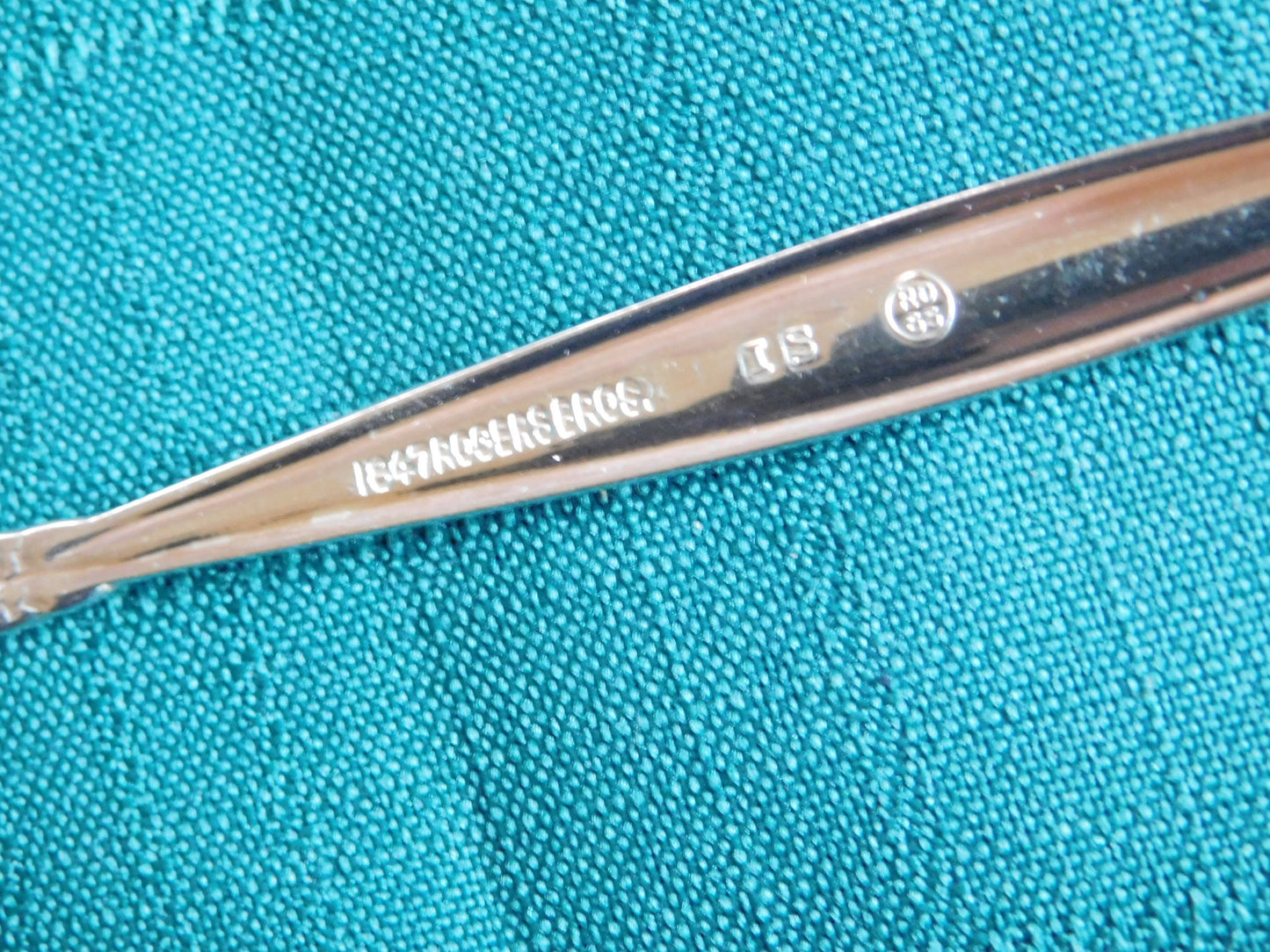 1847 Rogers Bros Garland (1965) teaspoon VGU