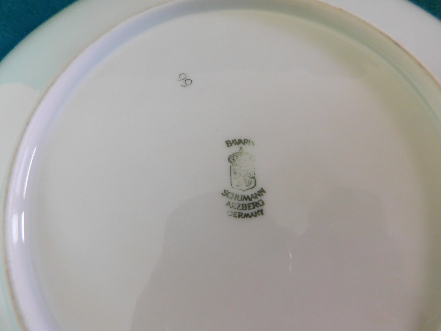 Schumann Bavaria scalloped embossed salad plate pear apple 66 48 right VGU