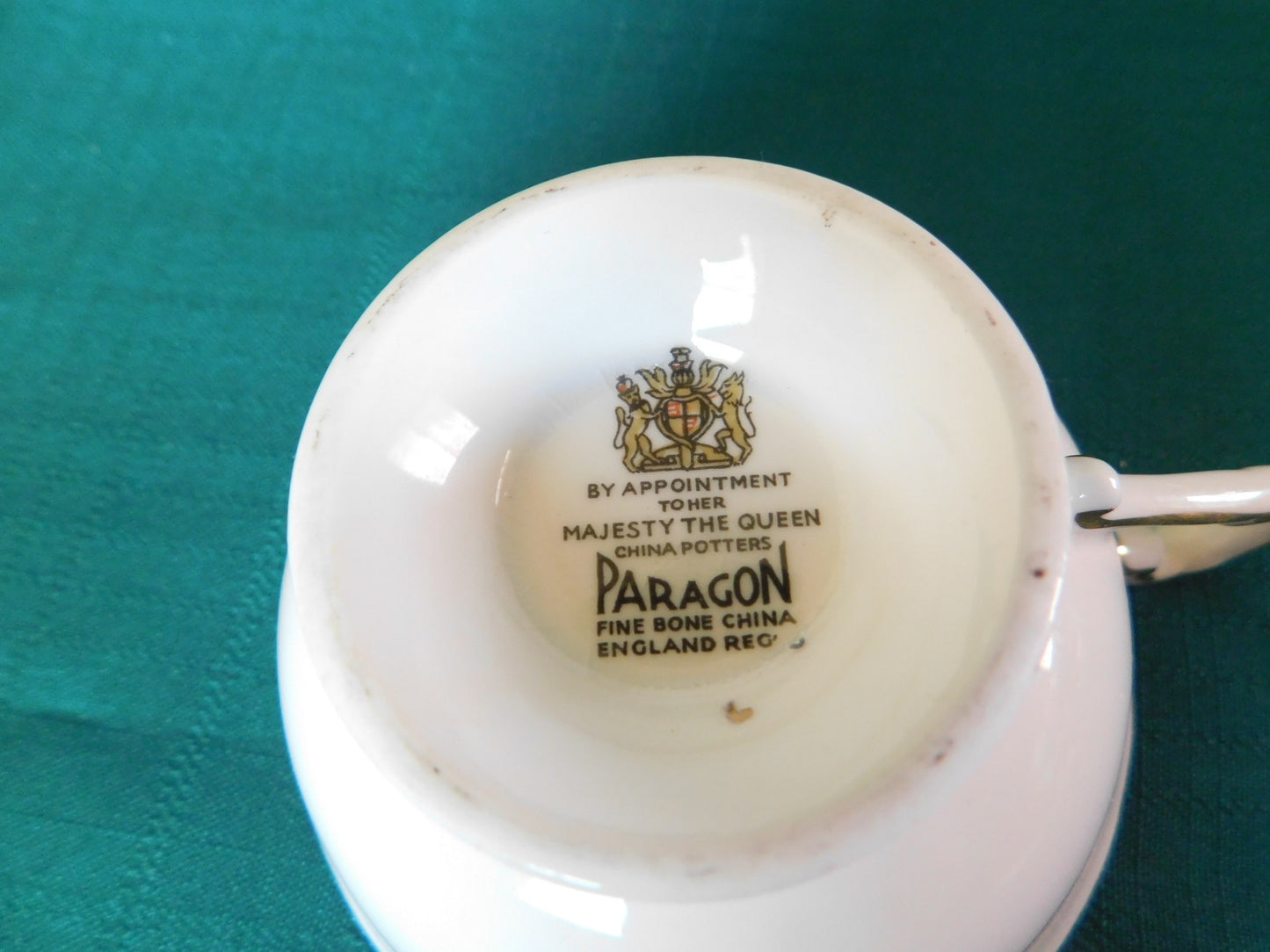 Paragon gold oak leaf roses pale pink interior teacup near mint condition