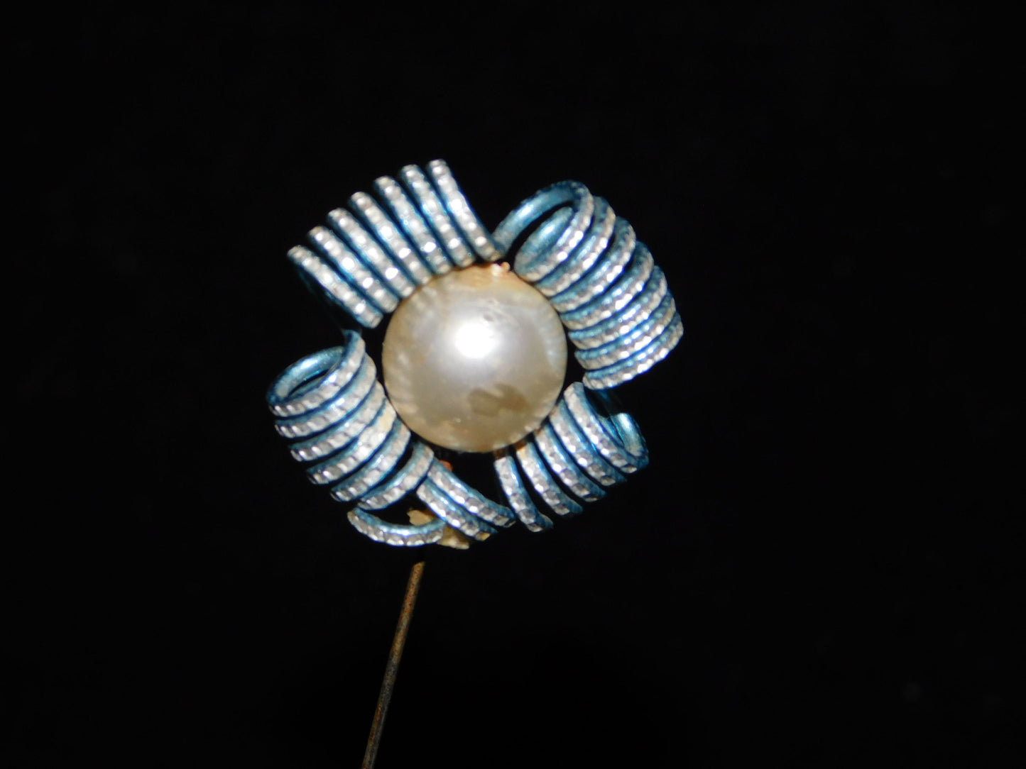 Vintage Pearl and Wire Hatpin – Elegant Antique Accessory VGU