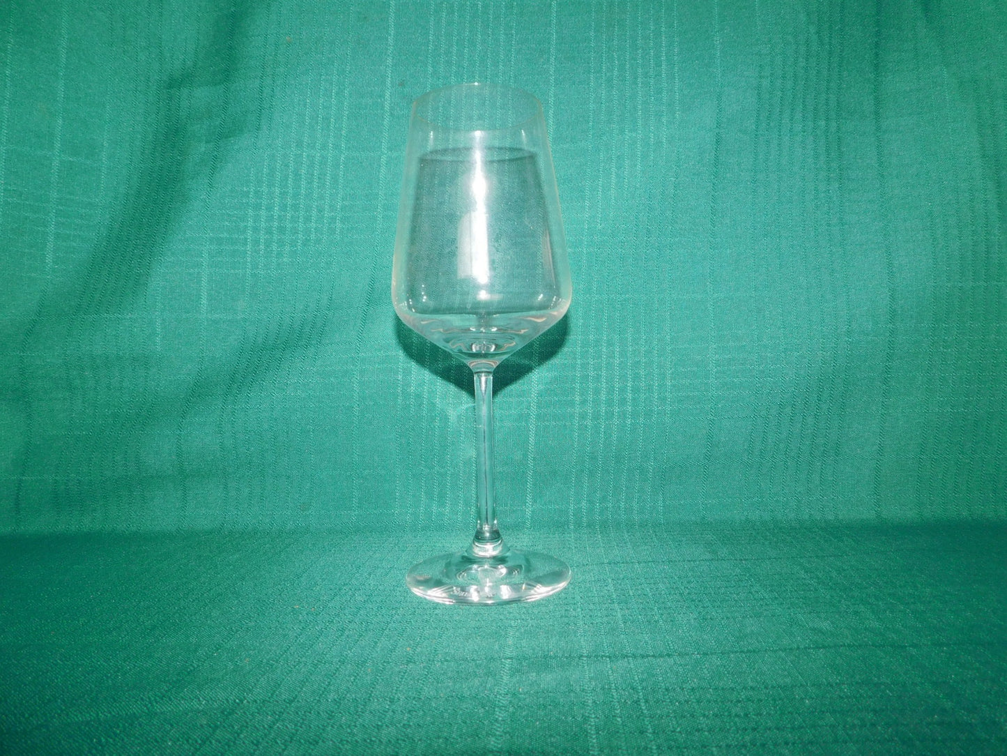 Spiegelau crystal red wine clear plain stemware glass near mint condition