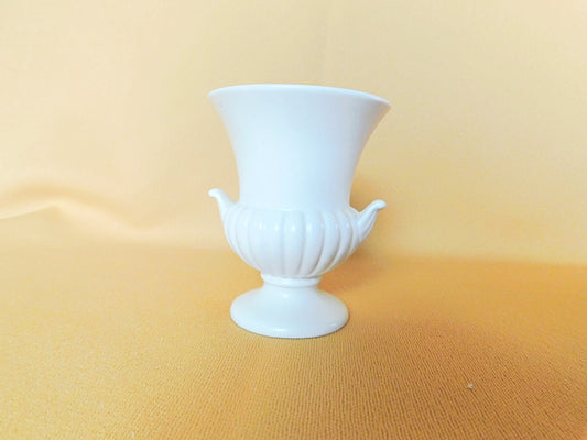 Wedgwood Moonstone cream urn style bud vase shell handles 4 inch near mint condition