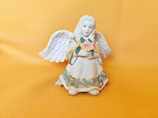 Sarah's Angel November (2004) figurine near mint condition