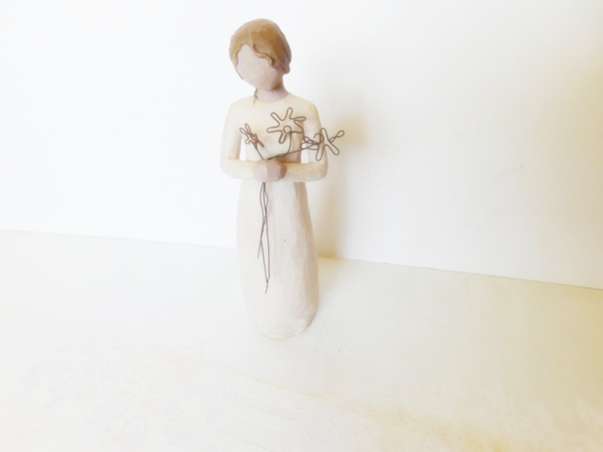 Willow Tree “Grateful” Figurine by Susan Lordi – 2004 DEMDACO Collectible