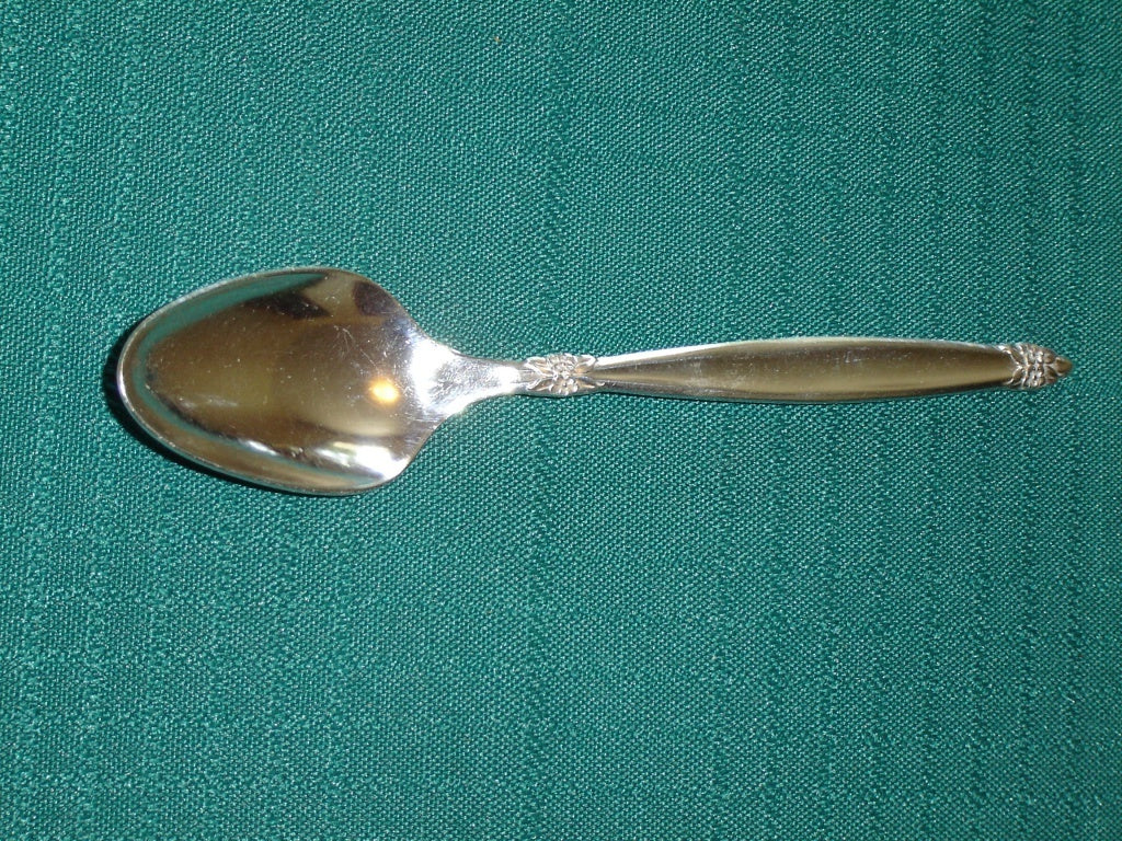 1847 Rogers Bros Garland (1965) teaspoon VGU