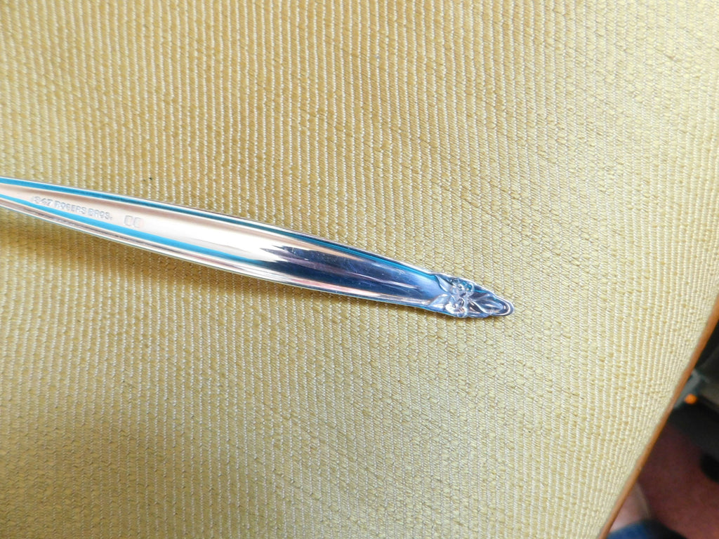 1847 Rogers Bros. Garland (1965) tablespoon (serving spoon) VGU