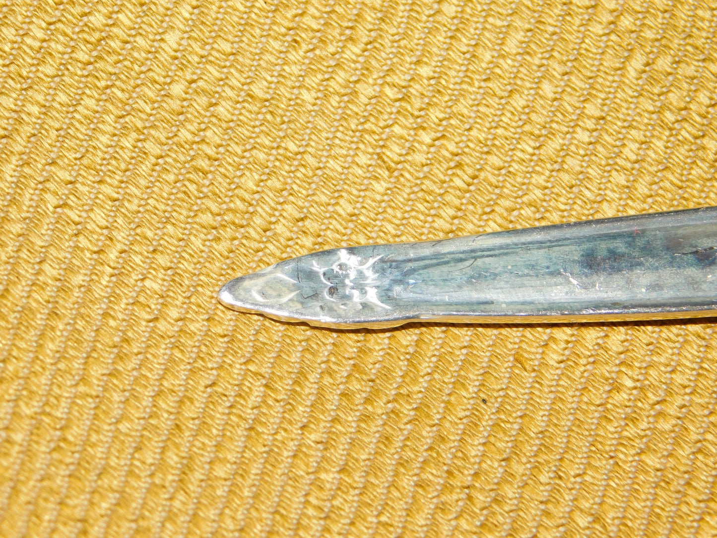 1847 Rogers Bros. Garland (1965) place oval soup spoon VGU