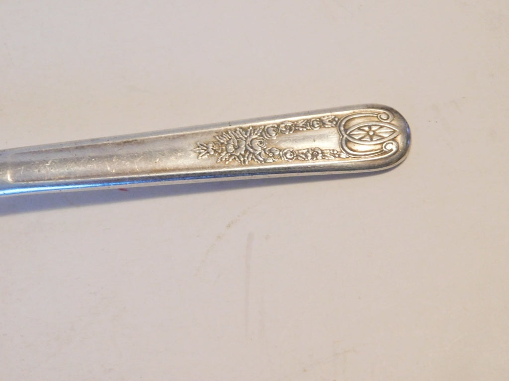 1847 Rogers Old Colony (1911) Indented Solid Handled Fork GUC