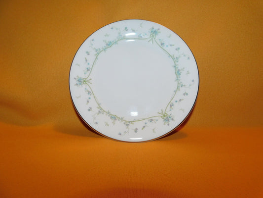 Royal Doulton Demure (1981) bread butter plate near mint condition