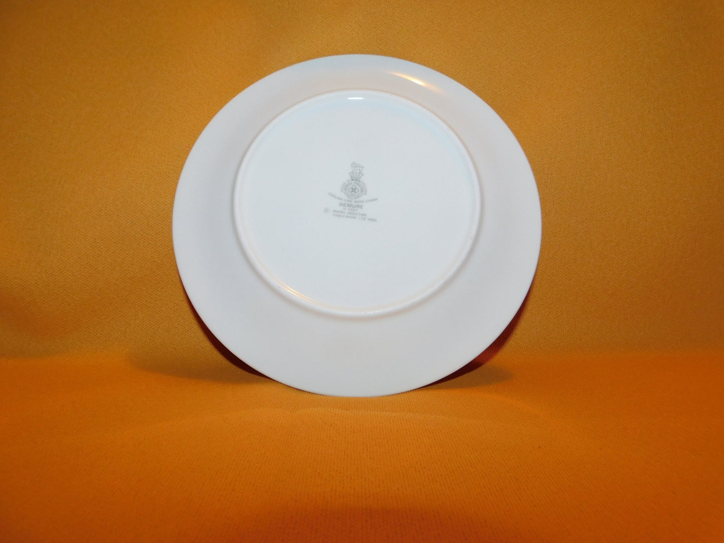 Royal Doulton Demure (1981) bread butter plate near mint condition