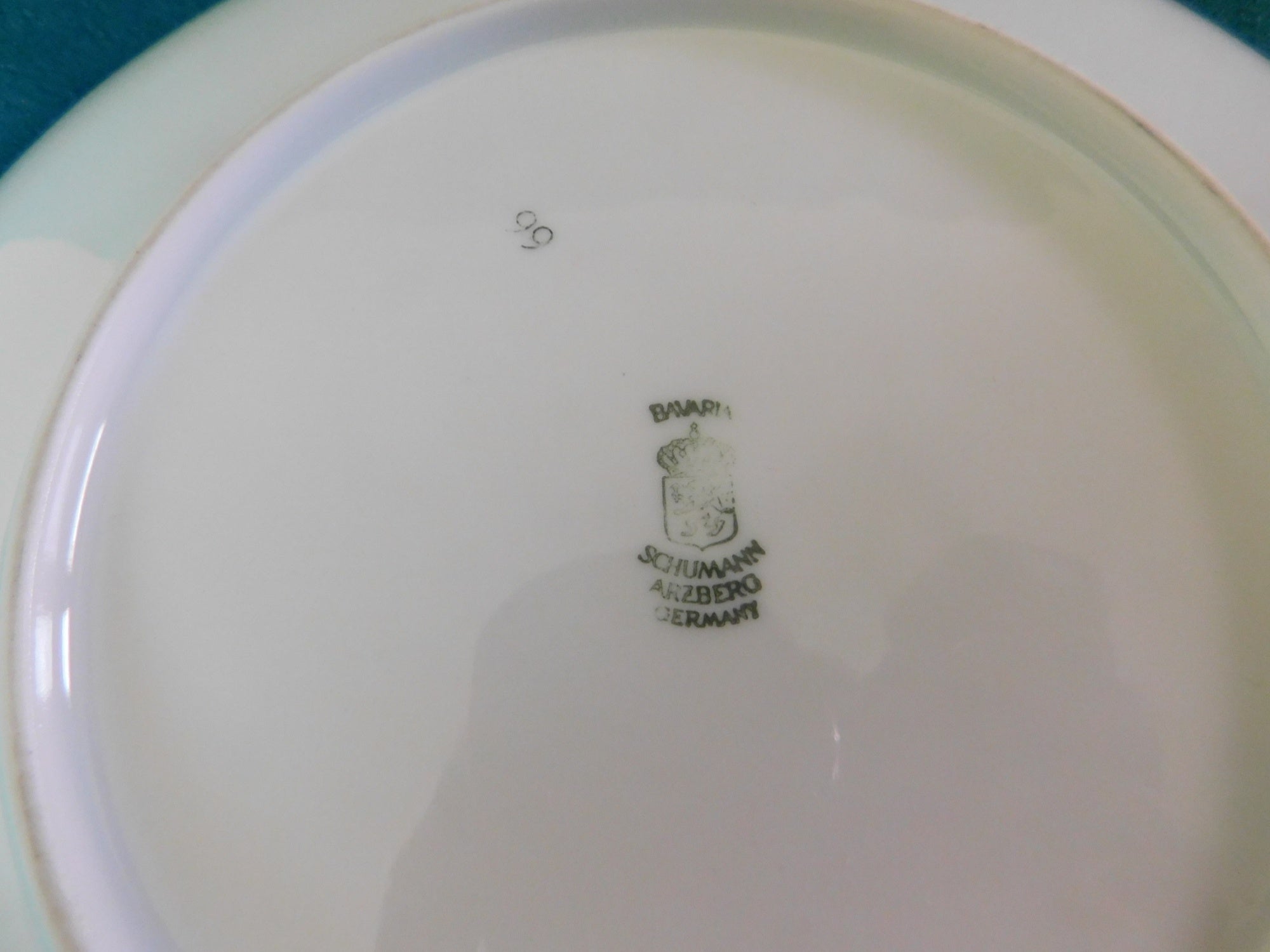 Schumann Bavaria scalloped embossed salad plate pear apple 66 48 right VGU