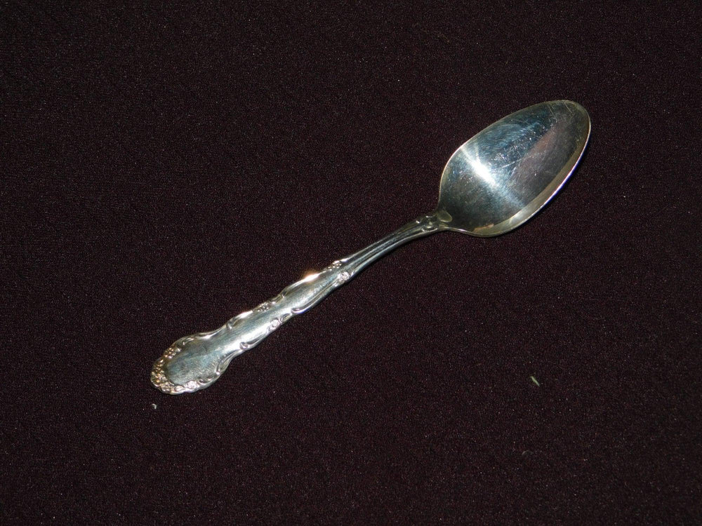 1881 Rogers Flirtation (1959) Five O Clock teaspoon