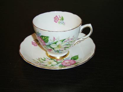 Colclough 7926 pink white blue flowers cup and saucer VGU