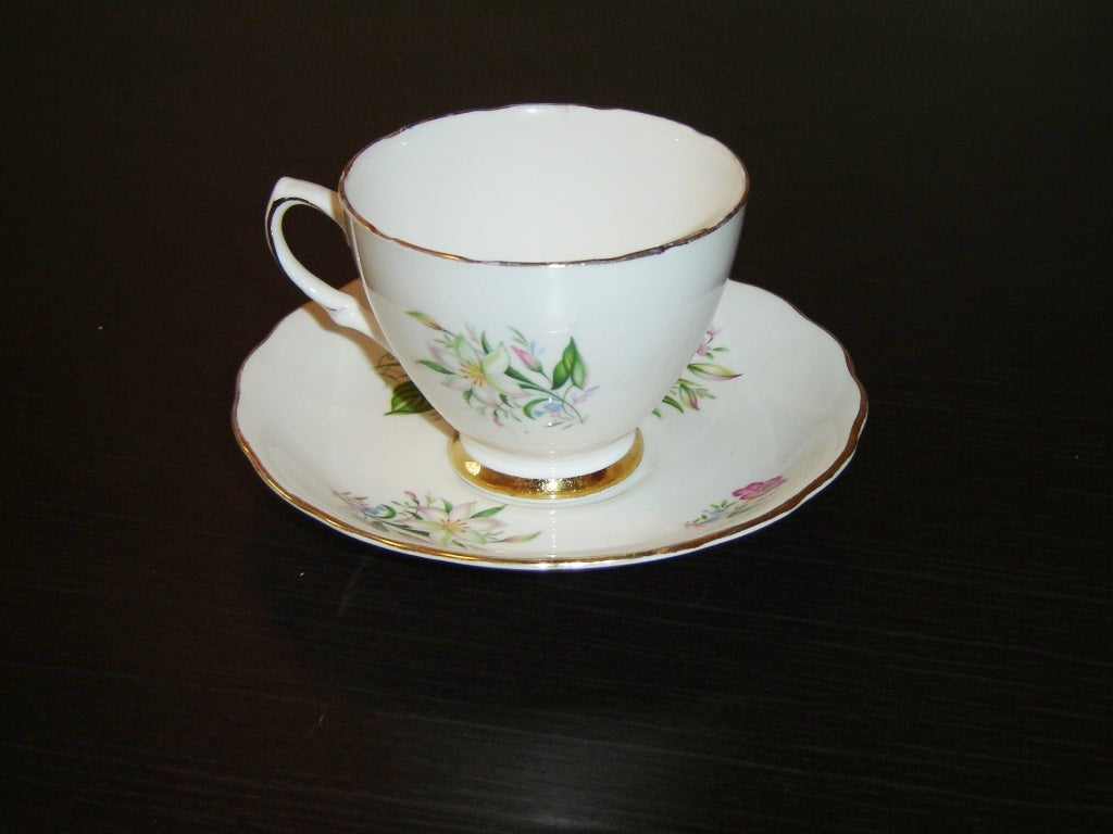 Colclough 7926 pink white blue flowers cup and saucer VGU