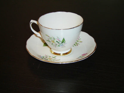 Colclough 7926 pink white blue flowers cup and saucer VGU