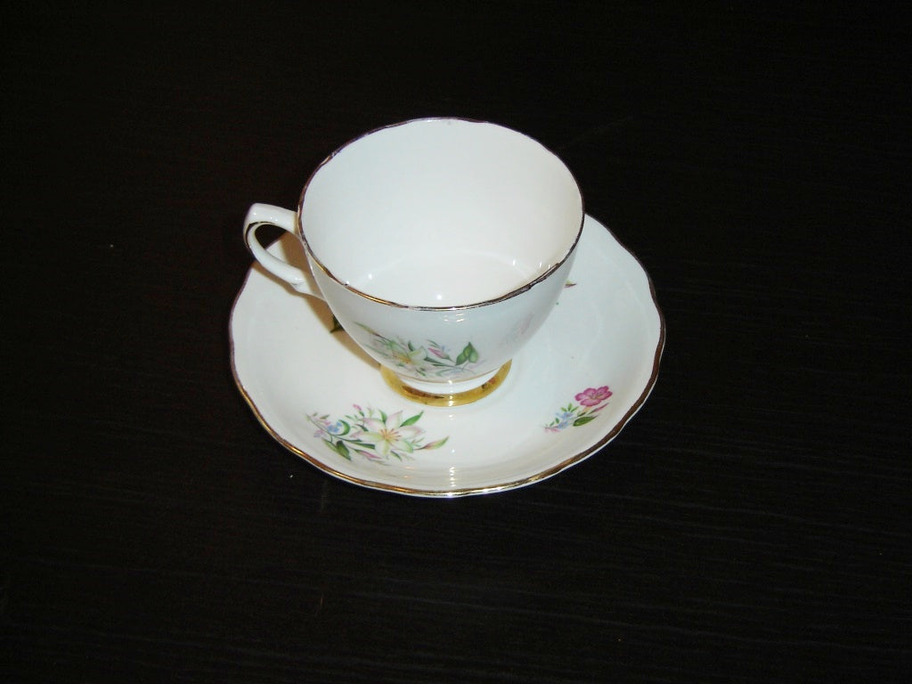 Colclough 7926 pink white blue flowers cup and saucer VGU