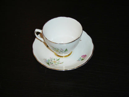 Colclough 7926 pink white blue flowers cup and saucer VGU