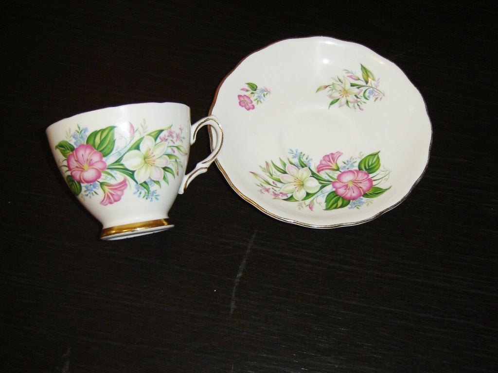 Colclough 7926 pink white blue flowers cup and saucer VGU