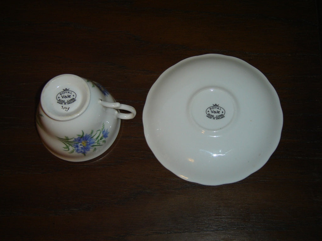 Royal Vale 7513 blue flower cup and saucer VGU