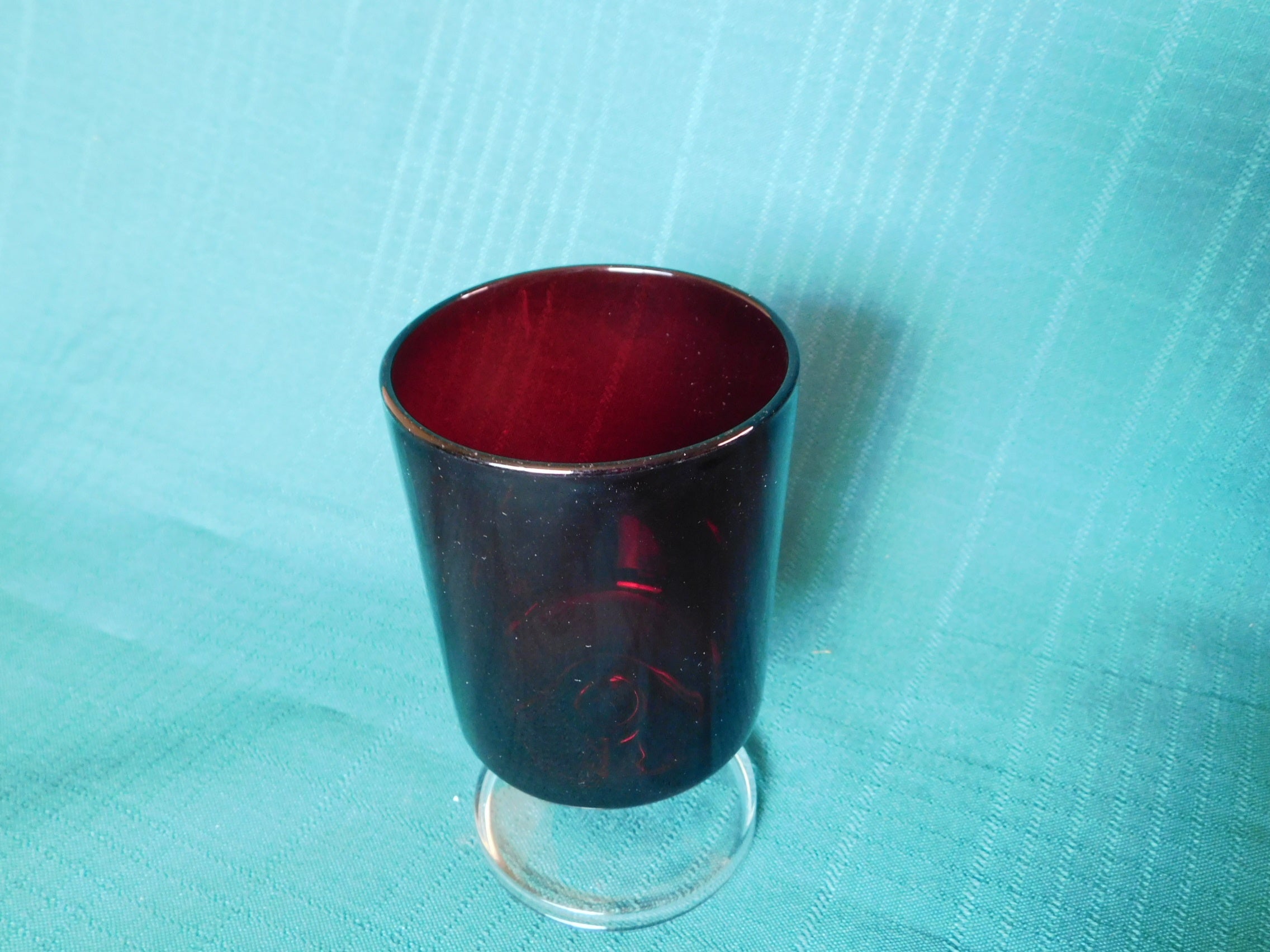 Luminarc France 8 oz ruby and clear stemmed glass VGU