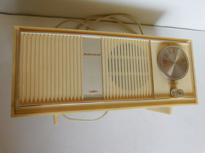 Vintage Admiral R233X Table Radio working
