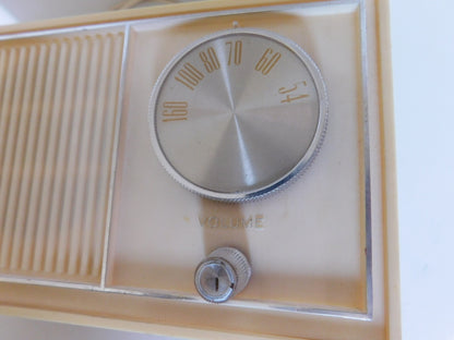 Vintage Admiral R233X Table Radio working