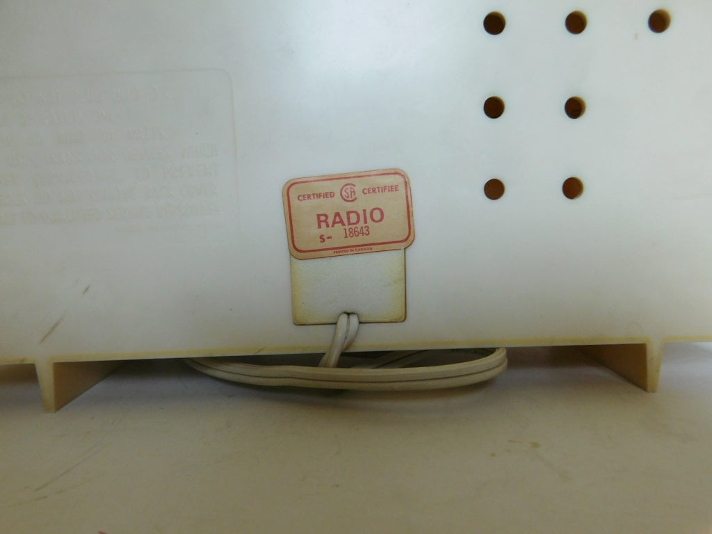 Vintage Admiral R233X Table Radio working