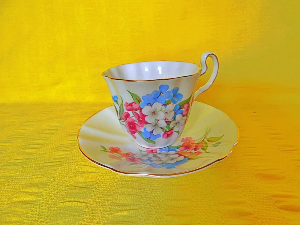 Adderley Fine Bone China Teacup & Saucer ƒ?? England ƒ?? Floral Vintage Set