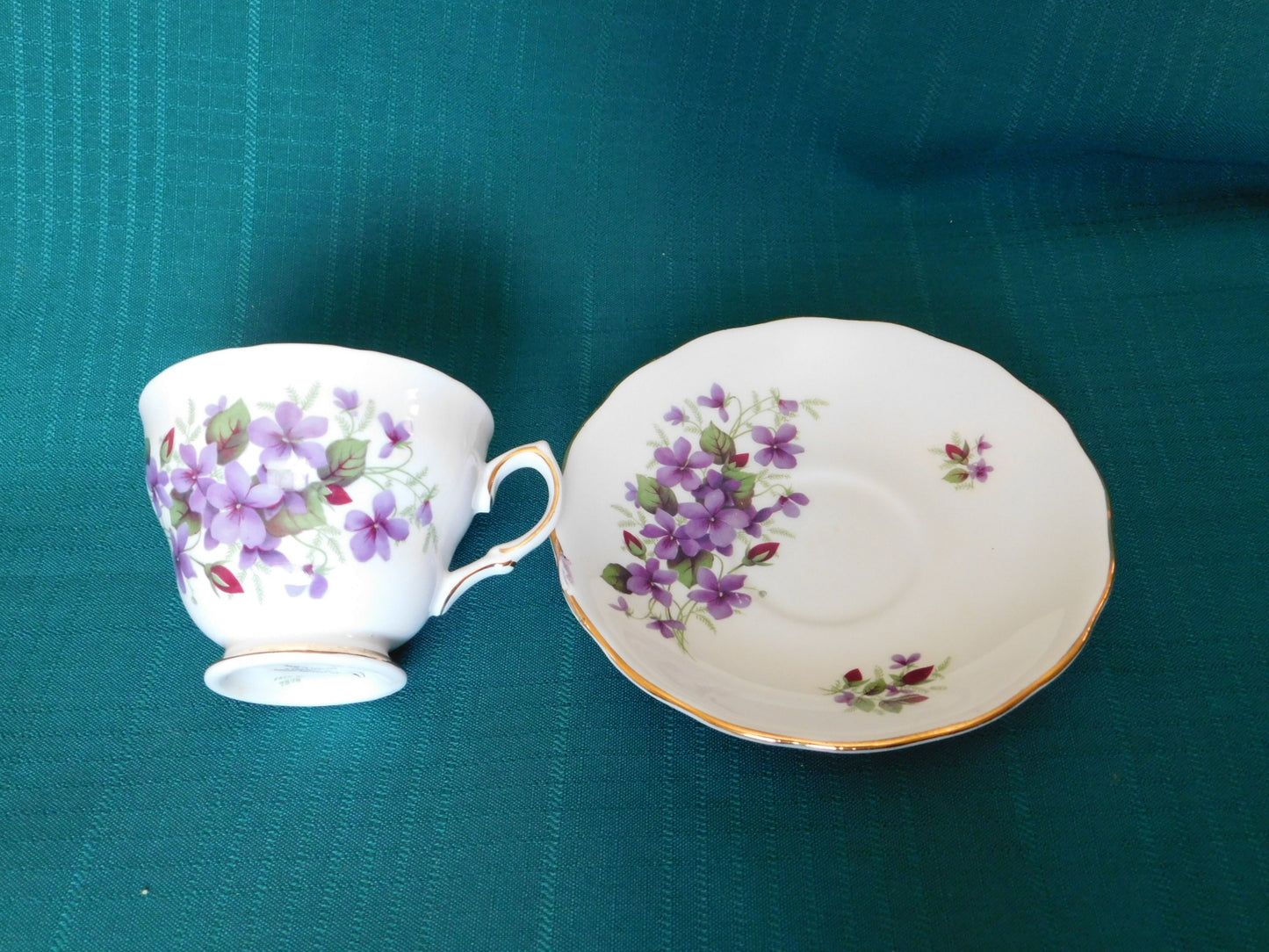 Colclough 7876 purple violets cup and saucer