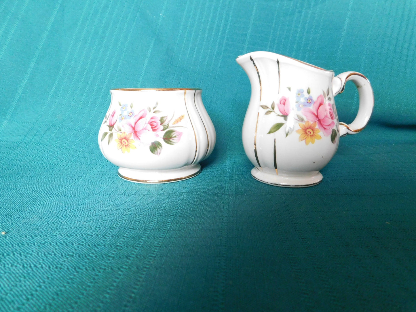 Sadler 2835 pink rose floral cream and sugar near mint condition