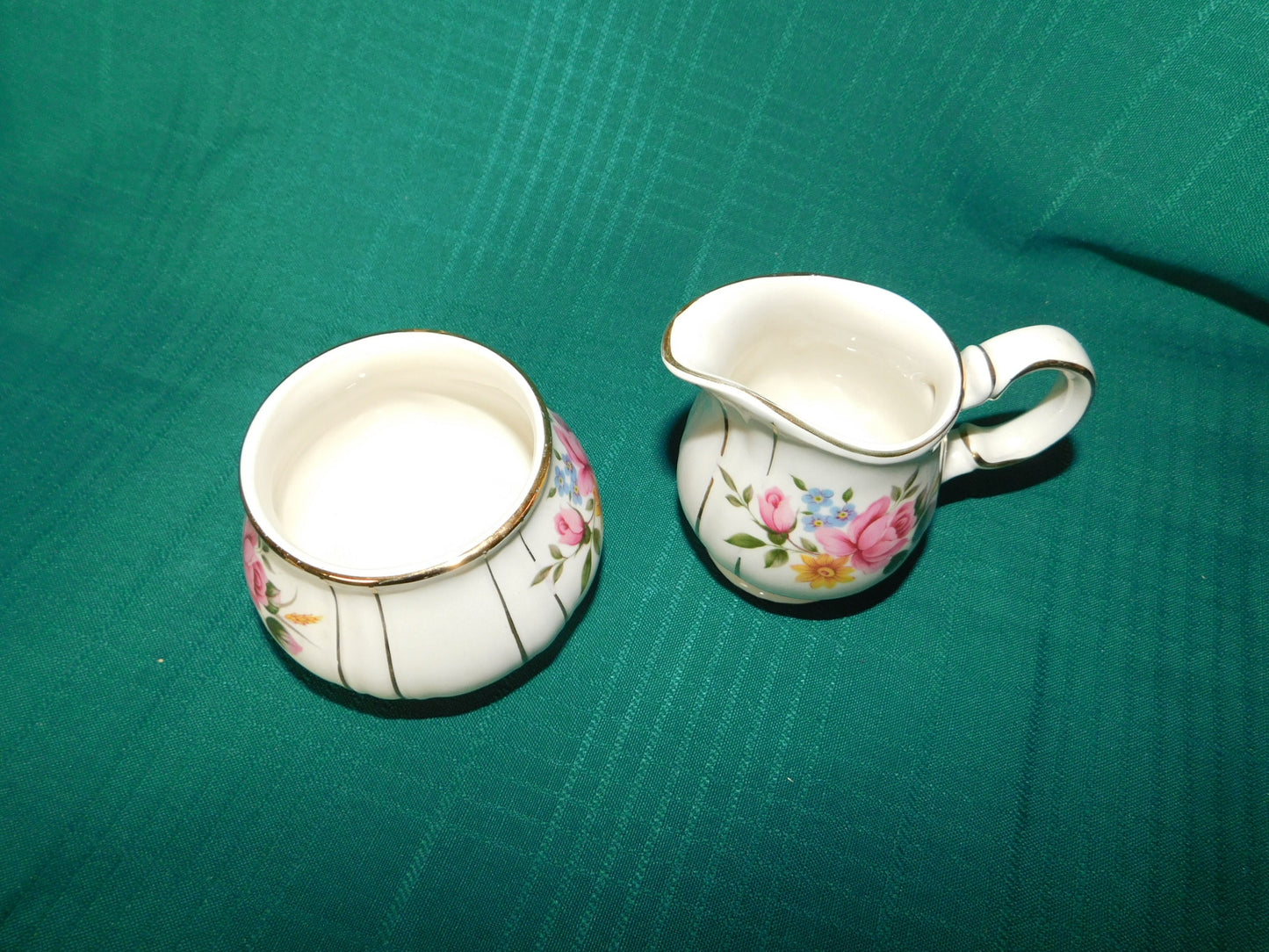 Sadler 2835 pink rose floral cream and sugar near mint condition