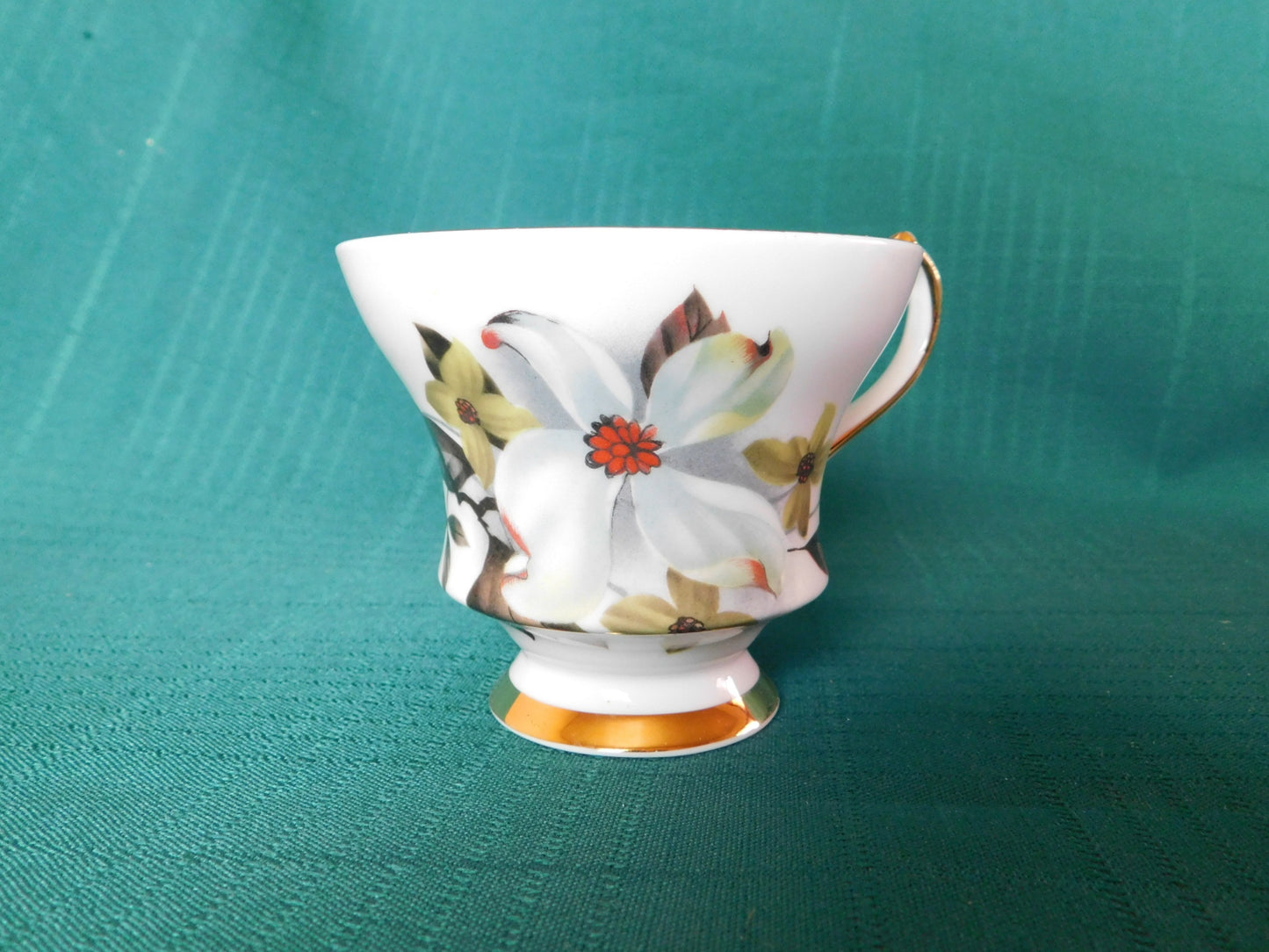 Crown Prince Vancouver BC white yellow flowers X1781/K9 teacup VGU