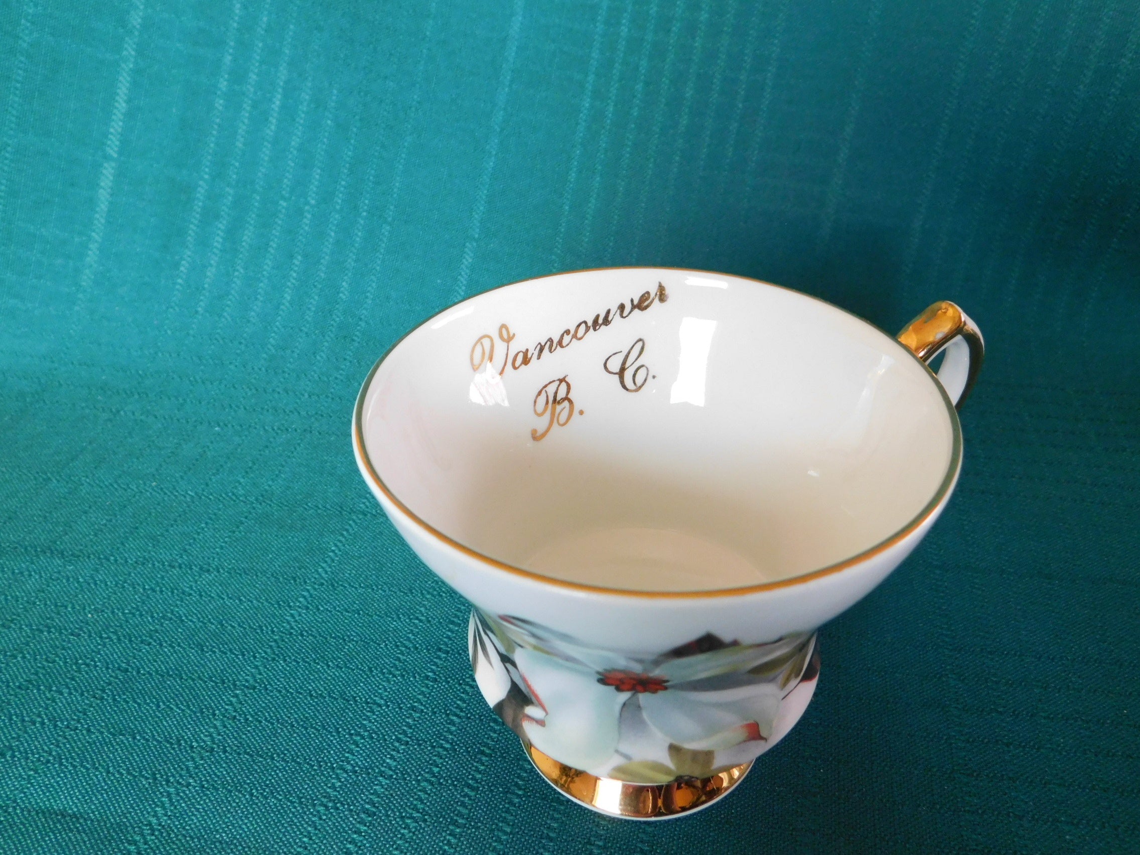 Crown Prince Vancouver BC white yellow flowers X1781/K9 teacup VGU