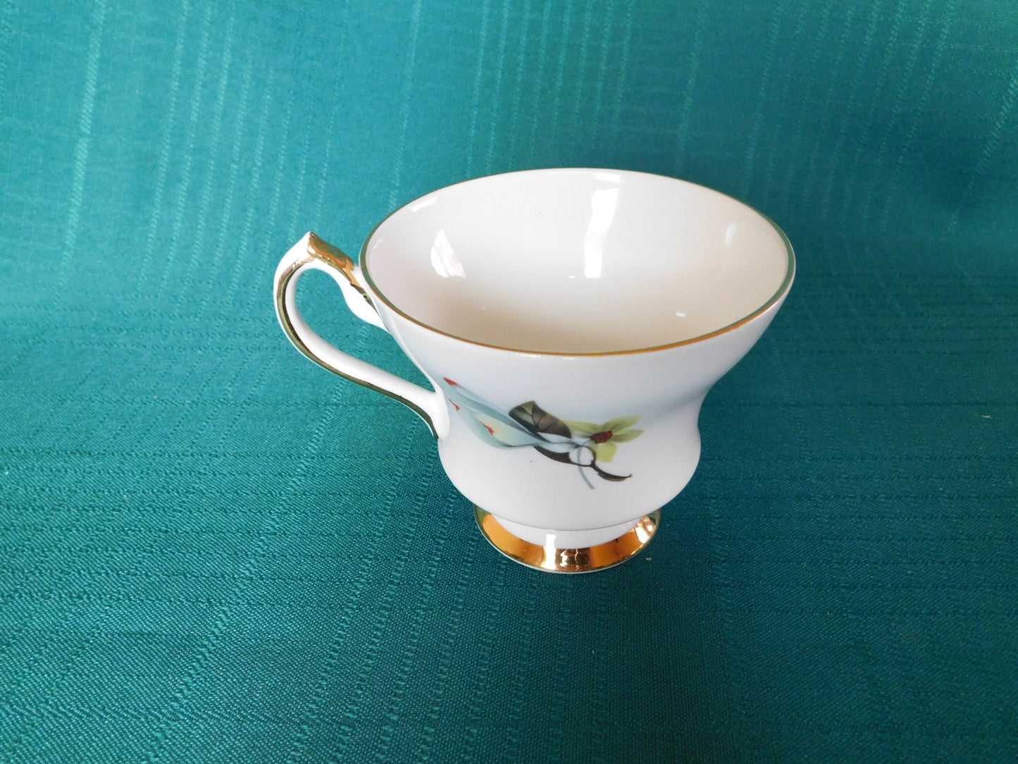 Crown Prince Vancouver BC white yellow flowers X1781/K9 teacup VGU