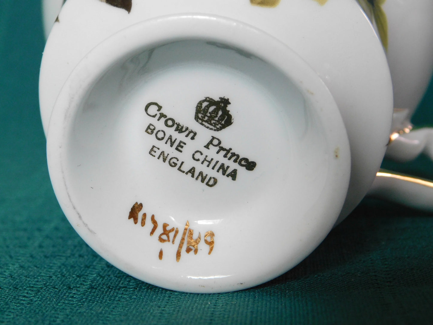 Crown Prince Vancouver BC white yellow flowers X1781/K9 teacup VGU