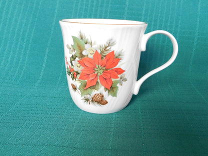 Sadler Wellington Poinsettia Holly mug VGU