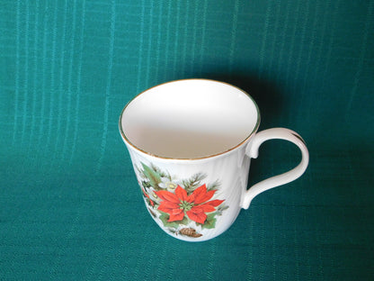 Sadler Wellington Poinsettia Holly mug VGU