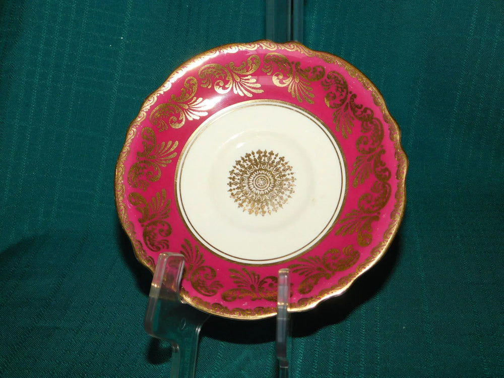 Paragon A526/5 gold scroll red band double warrant saucer