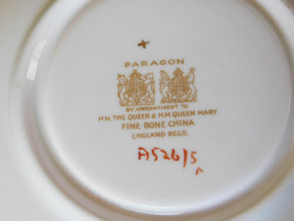 Paragon A526/5 gold scroll red band double warrant saucer VGU