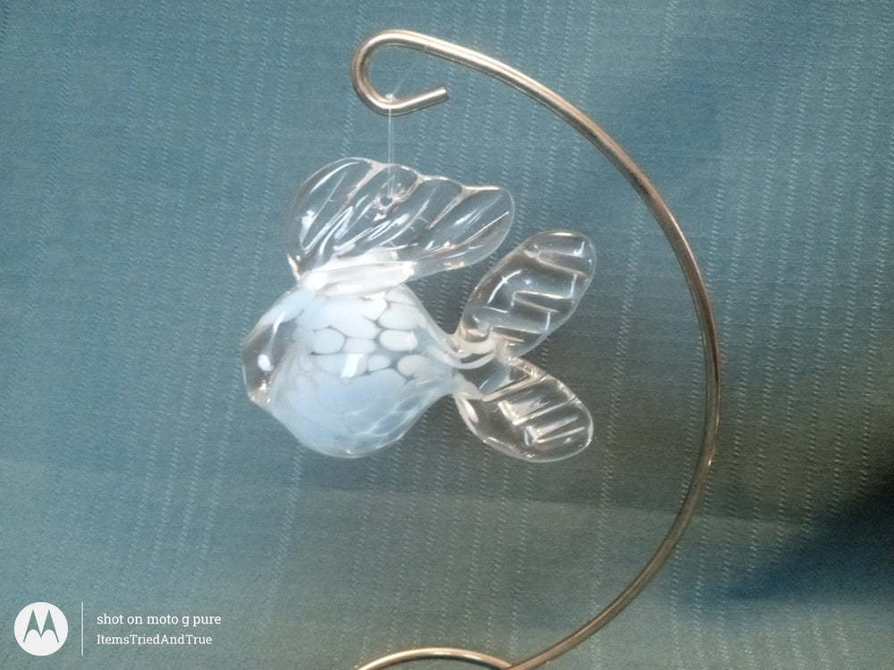 Hand‑Blown Glass Fish Ornament – Clear & Blue Art Glass Sculpture
