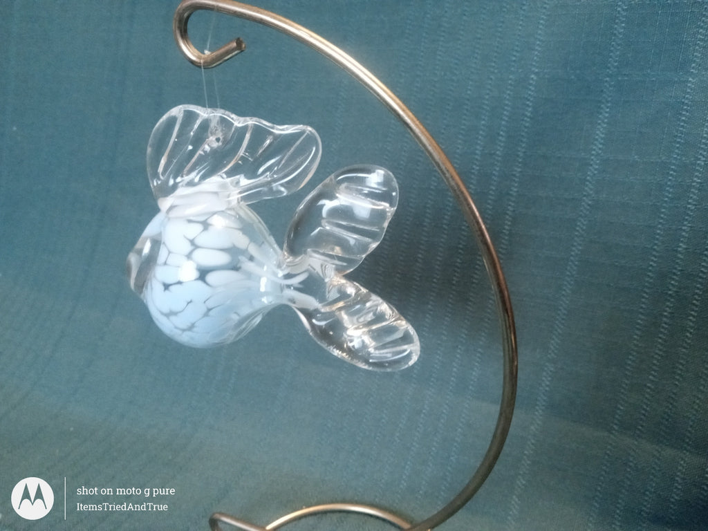 Hand‑Blown Glass Fish Ornament – Clear & Blue Art Glass Sculpture