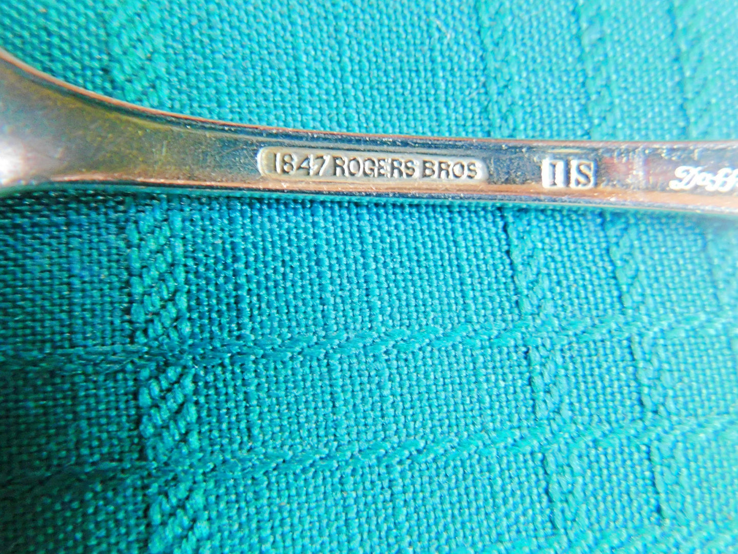 1847 Rogers Bros. Daffodil (1950) teaspoon VGU