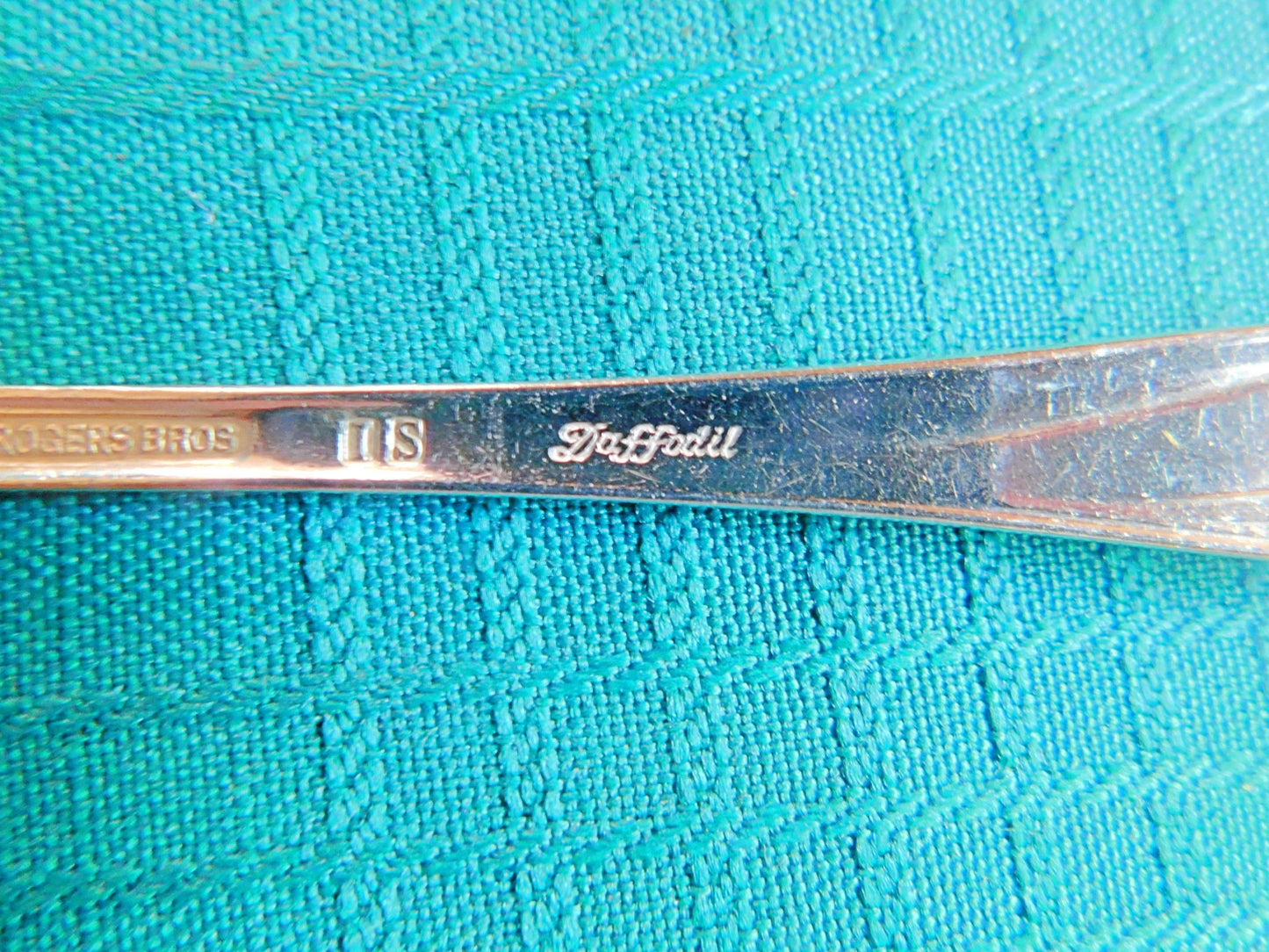 1847 Rogers Bros. Daffodil (1950) teaspoon VGU