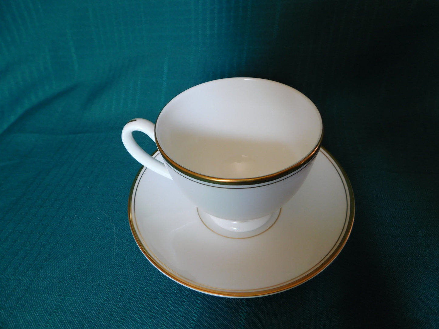 Waterford Kilbarry Gold (2002) teacup and saucer mint condition