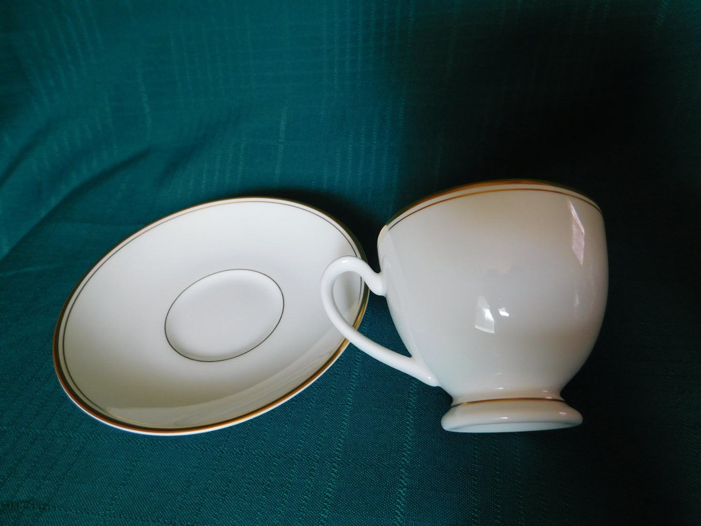 Waterford Kilbarry Gold (2002) teacup and saucer mint condition