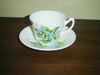 Royal Sutherland blue white bouquet swirl cup and saucer VGU