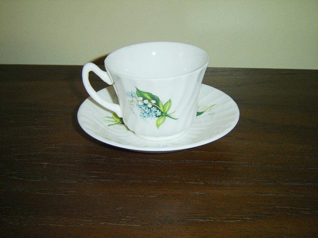 Royal Sutherland blue white bouquet swirl cup and saucer VGU