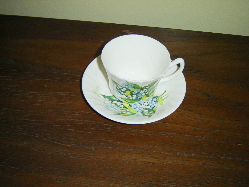 Royal Sutherland blue white bouquet swirl cup and saucer VGU