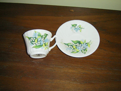 Royal Sutherland blue white bouquet swirl cup and saucer VGU