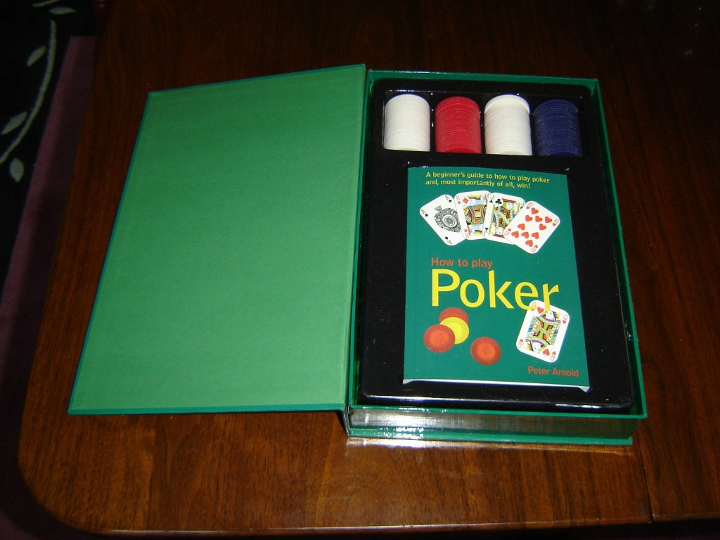 Poker set with cards and game book NIB